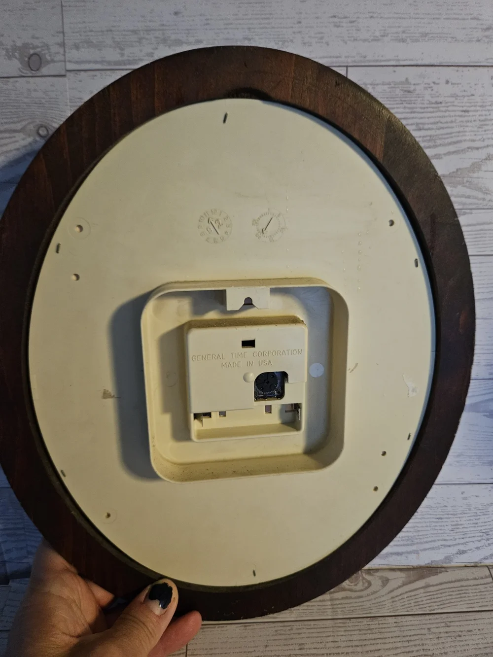 VINTAGE WOODEN BIRD CLOCK